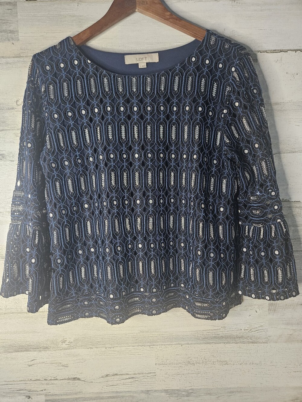 Loft Ann Taylor Dark Navy Silver Eyelet 3/4 Bell Sleeves Blouse Size S Aztec